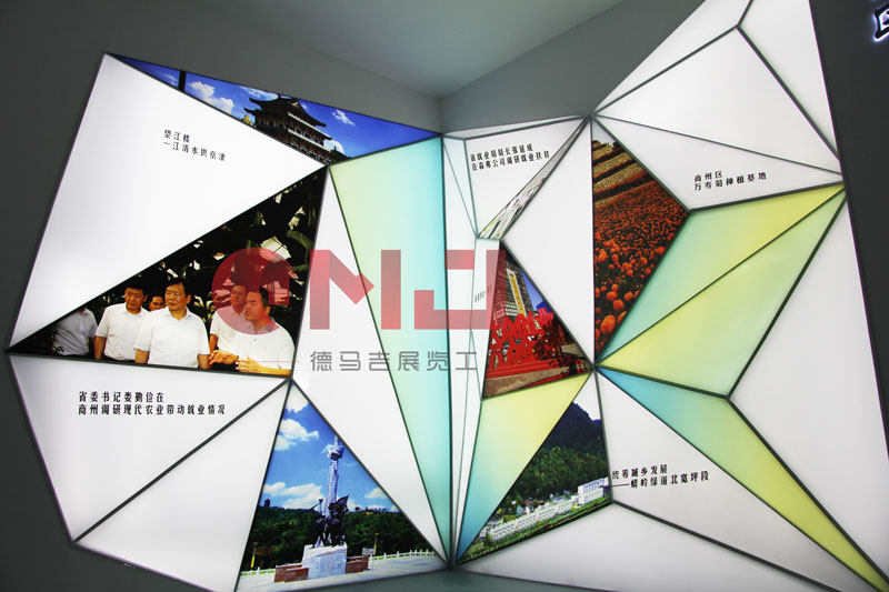 在挑选展会装修公司时应该注意什么？