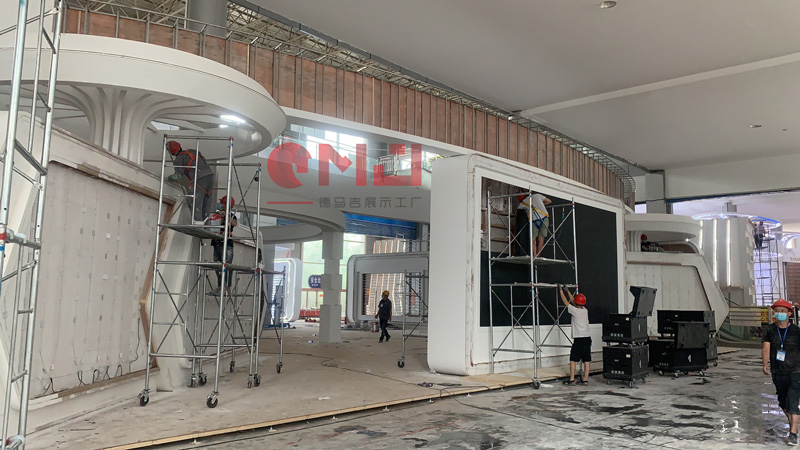 选择展厅搭建公司时应该注意什么？